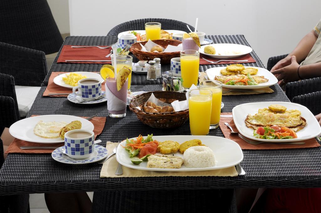 Hotel Makana Resort Tonsupa Kültér fotó